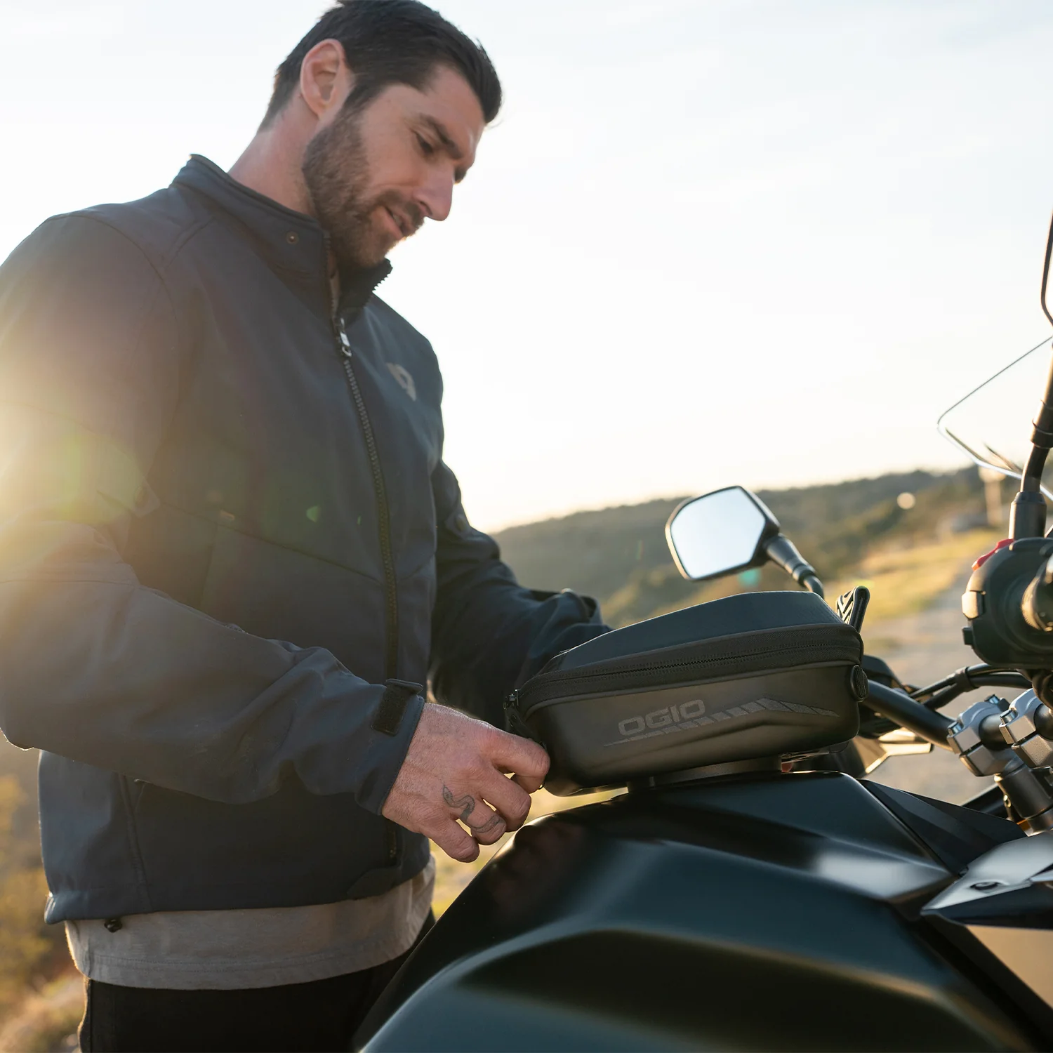 S2 FIXED 4L TANK BAG - Image 15